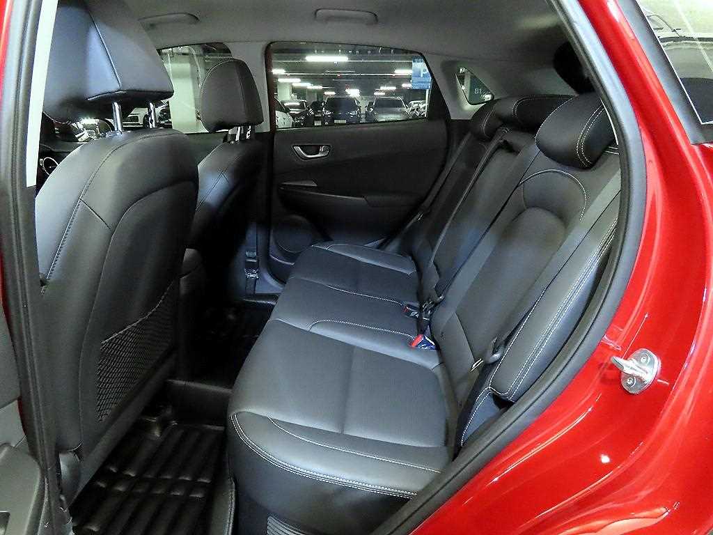 HYUNDAI Kona - Vista 7