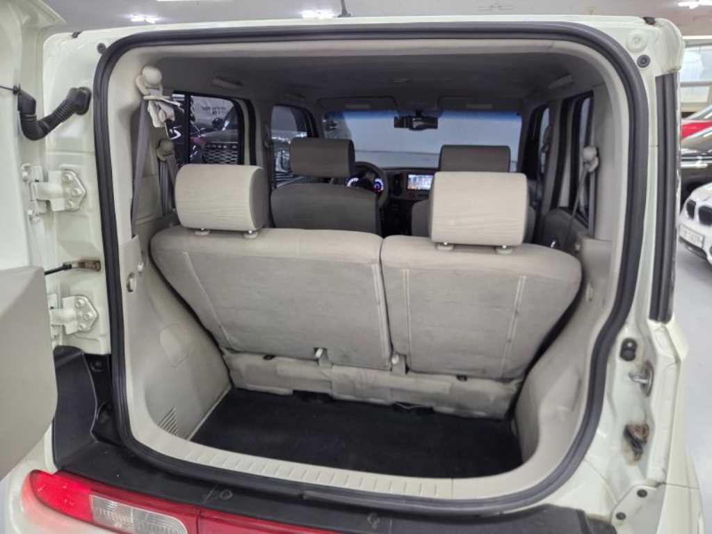 Nissan Cube - Vista 8