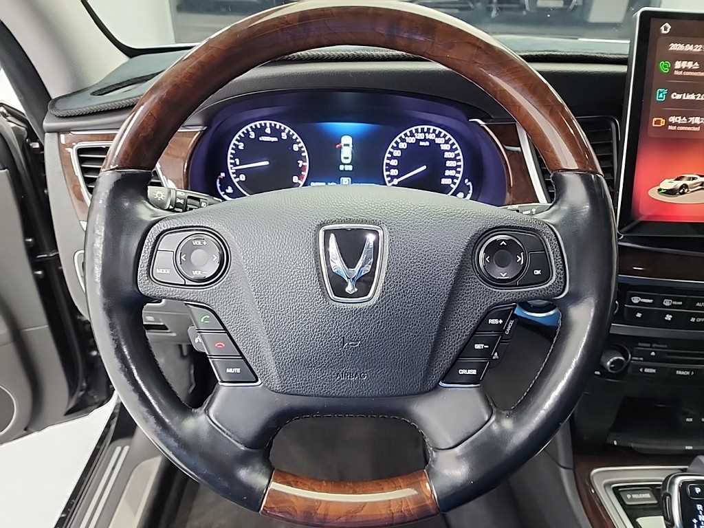 HYUNDAI Equus - Vista 9