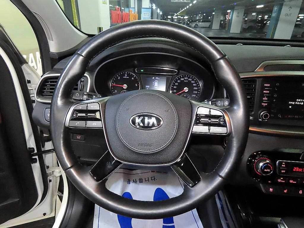 KIA Sorento - Vista 8