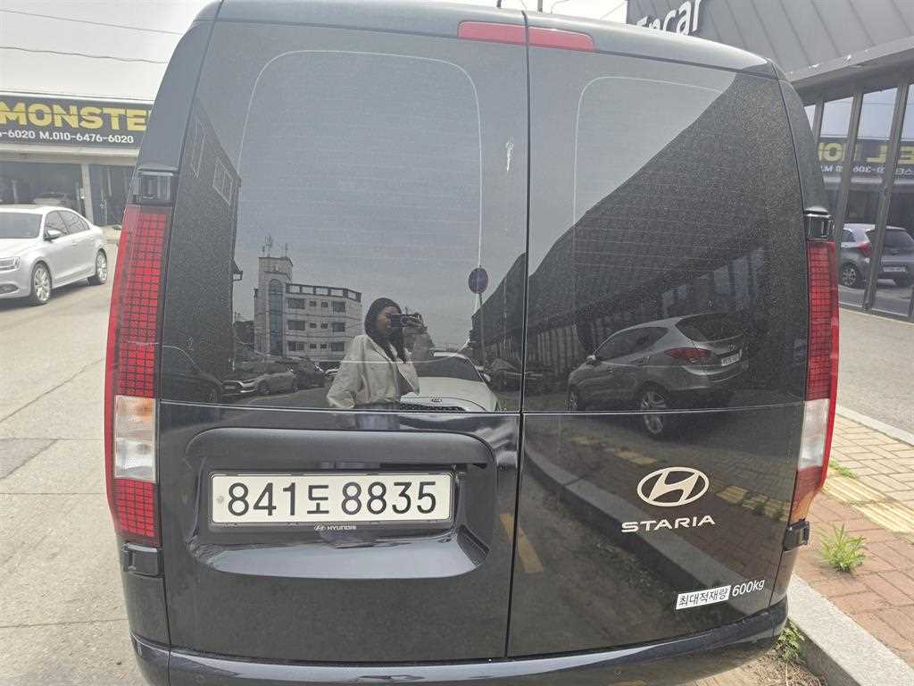HYUNDAI Staria - Vista 5