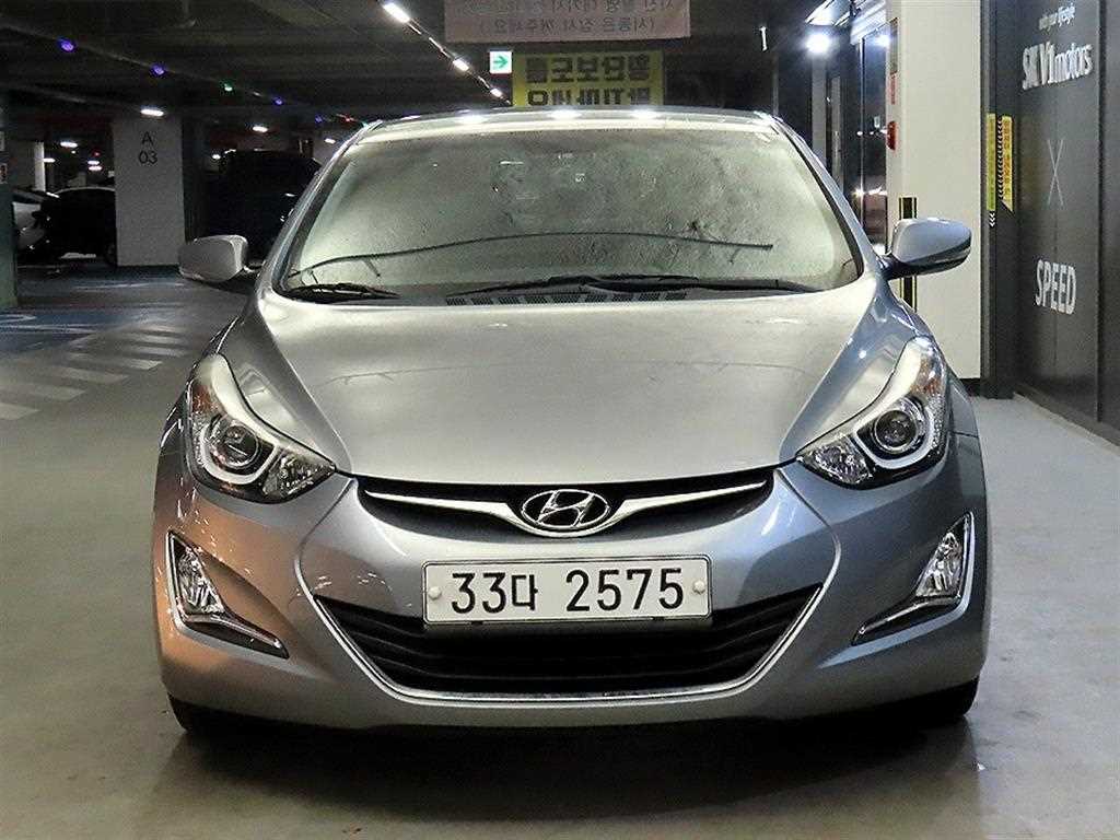 HYUNDAI Avante - Vista 2