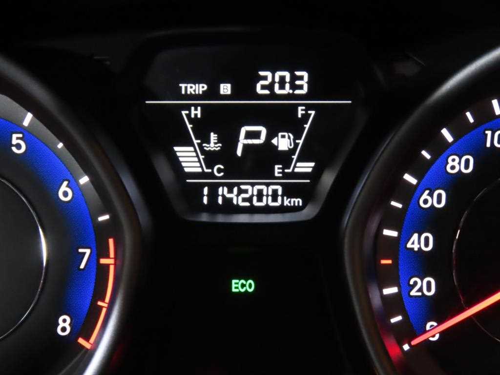 HYUNDAI Avante - Vista 7