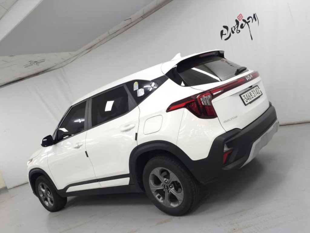 KIA Seltos - Vista 4