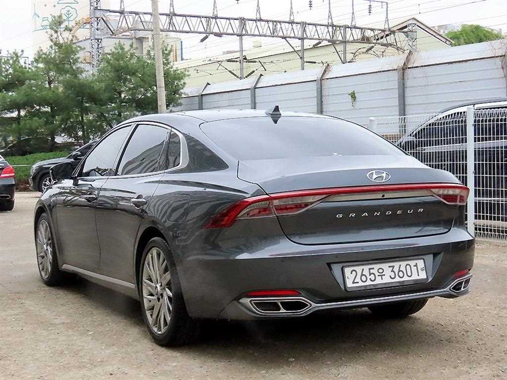 HYUNDAI Grandeur - Vista 3
