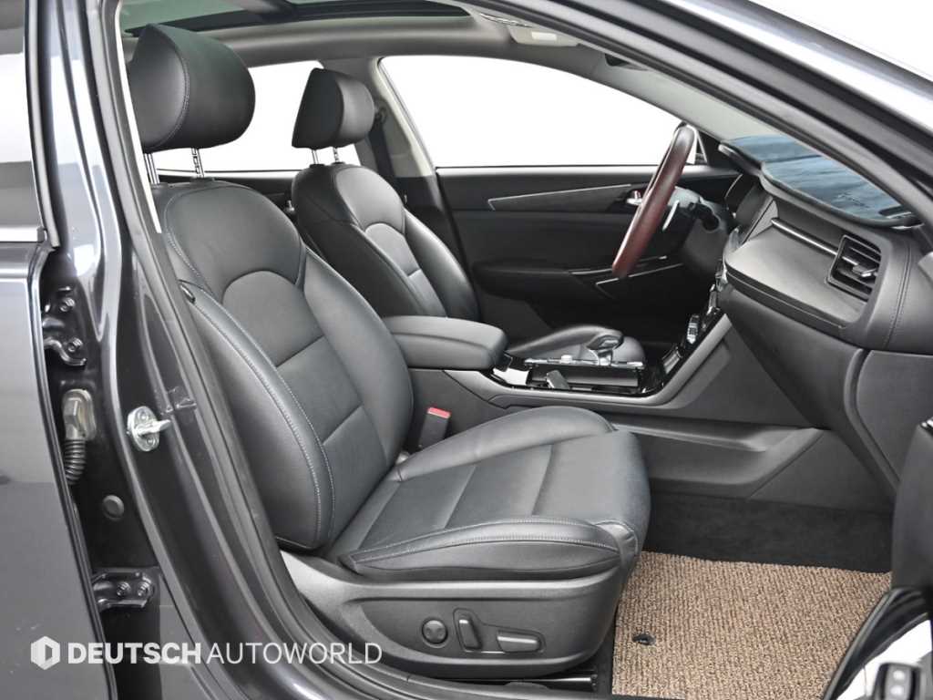 KIA K7 - Vista 10