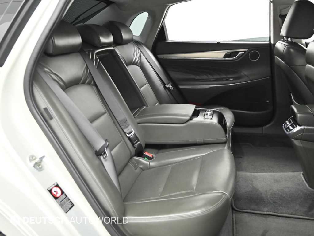 HYUNDAI Grandeur - Vista 12