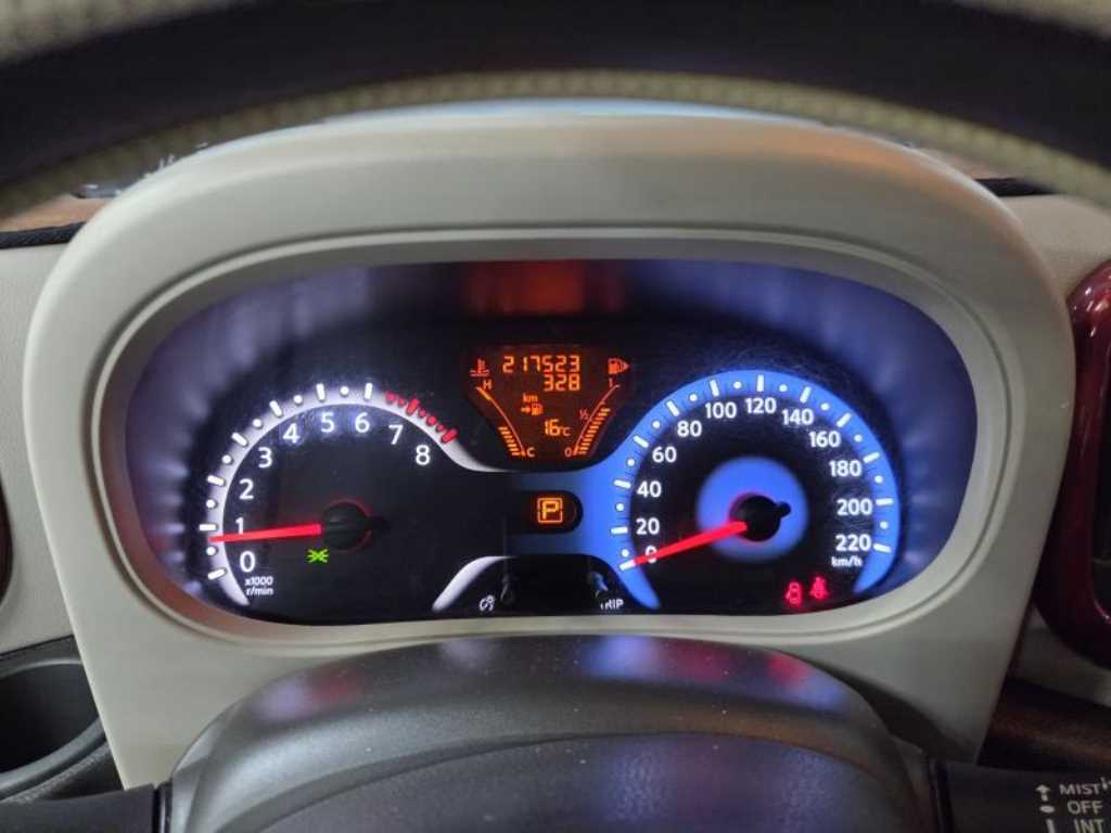 Nissan Cube - Vista 9