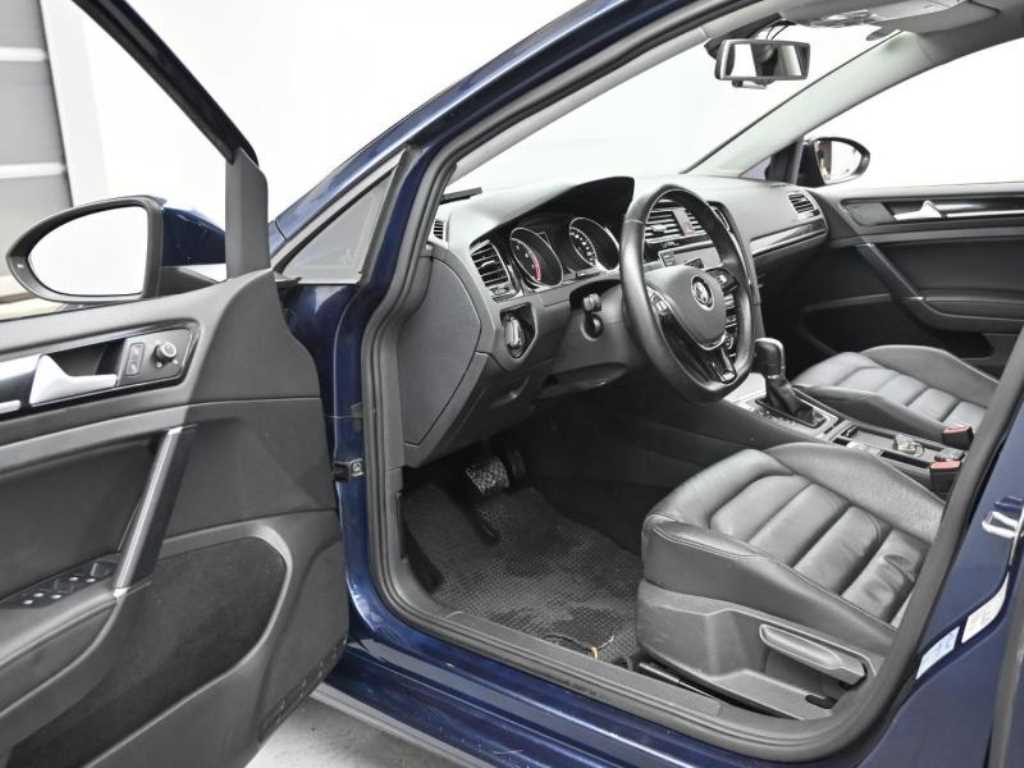 Volkswagen Golf - Vista 11