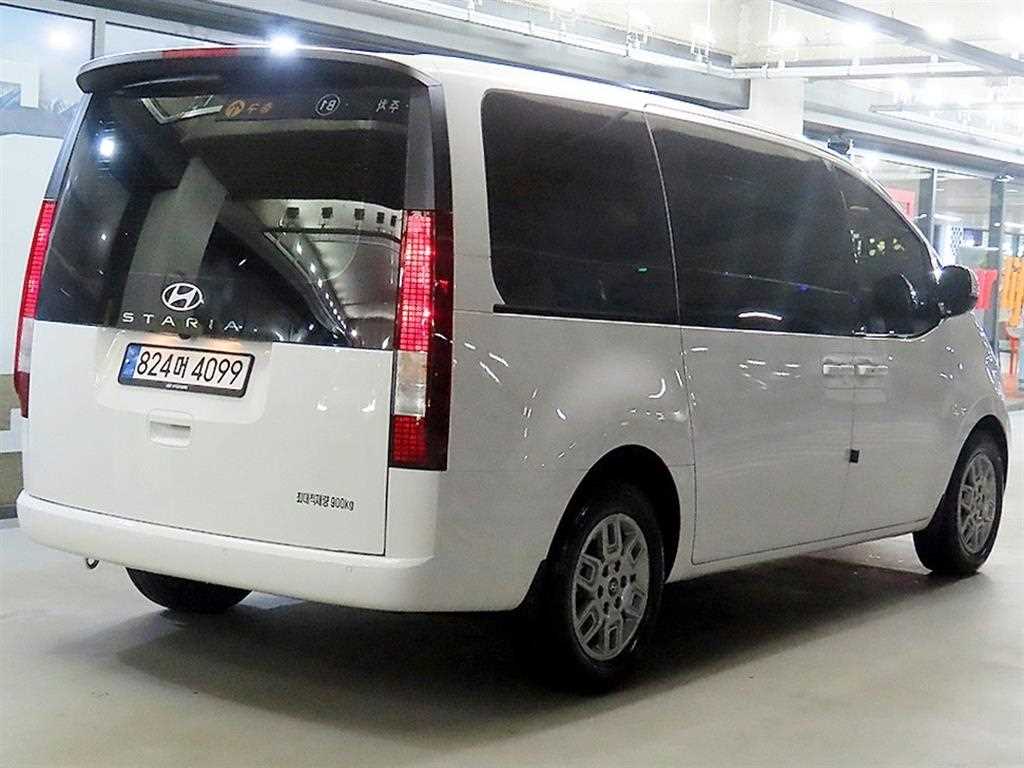 HYUNDAI Staria - Vista 4