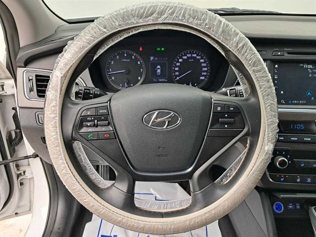 HYUNDAI Sonata - Vista 7