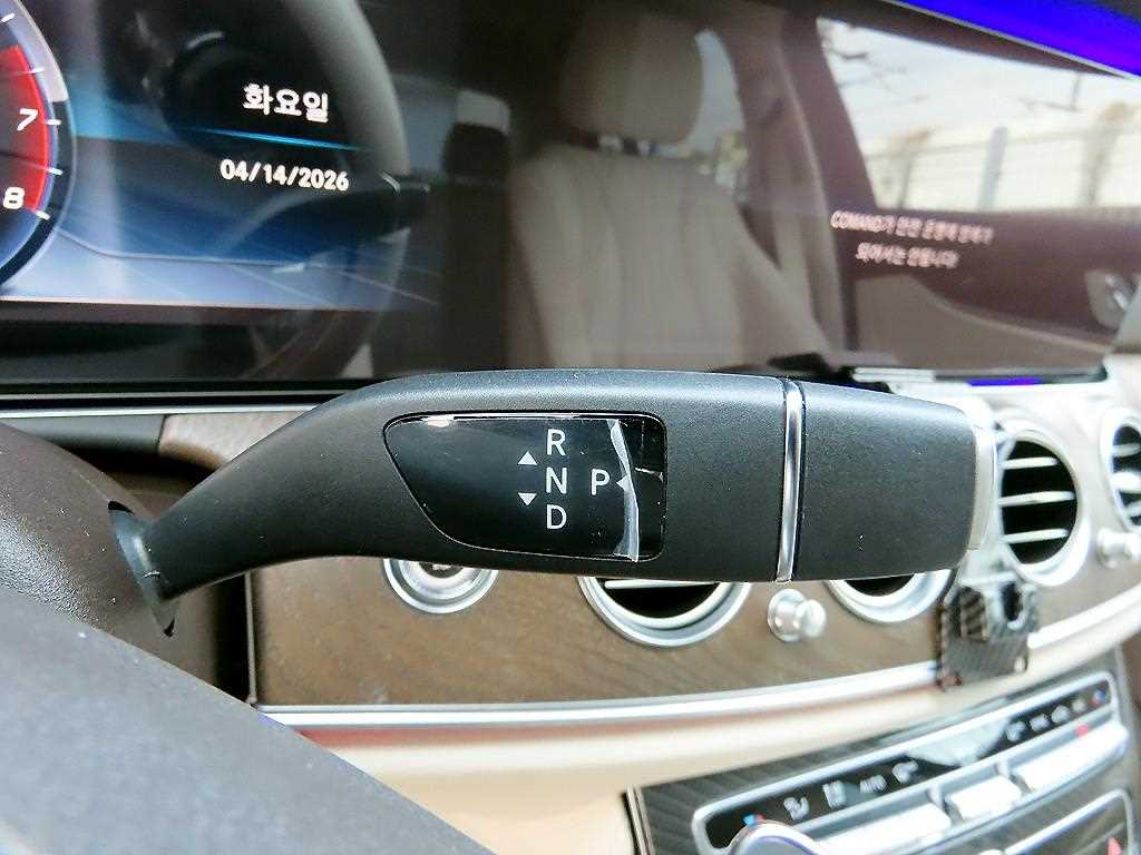 Mercedes Benz E class - Vista 11