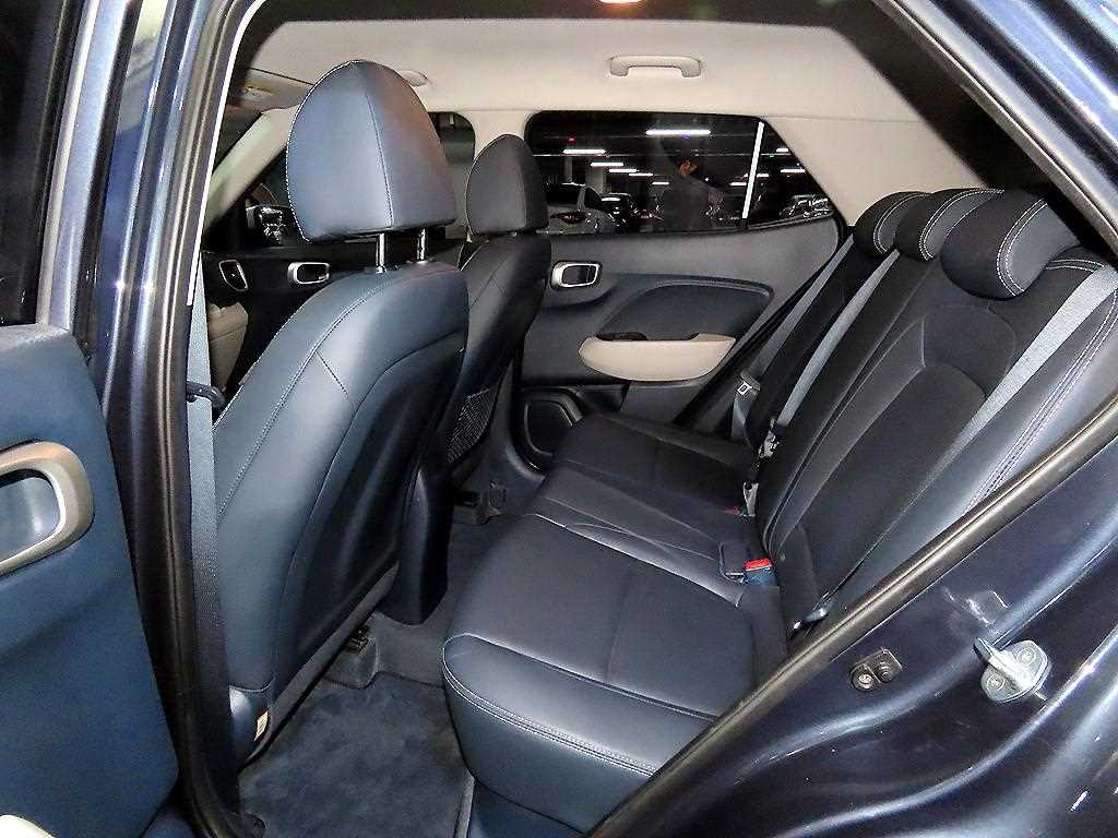 HYUNDAI Venue - Vista 7