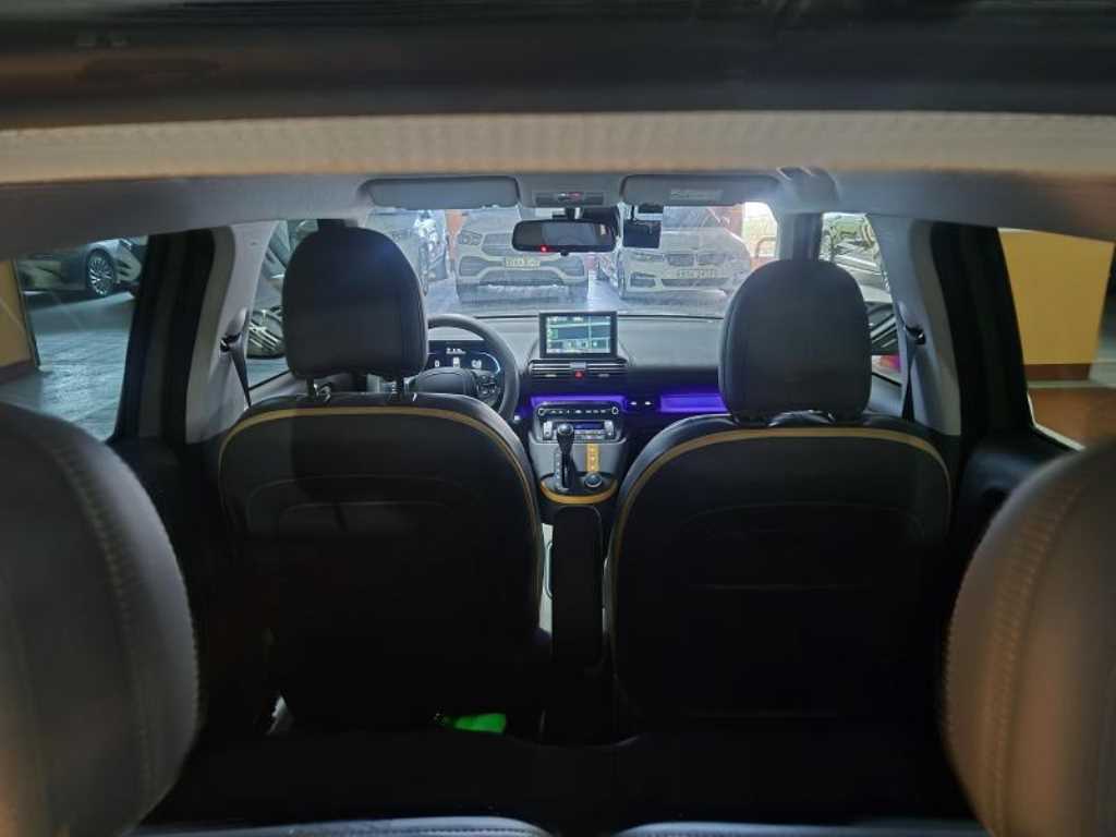 HYUNDAI Casper - Vista 6