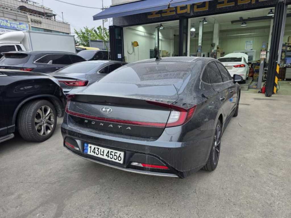 HYUNDAI Sonata - Vista 2