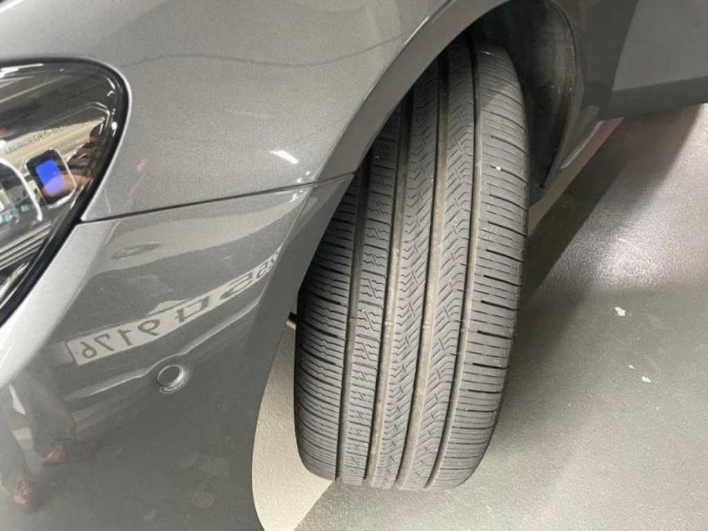 Mercedes Benz E class - Vista 7