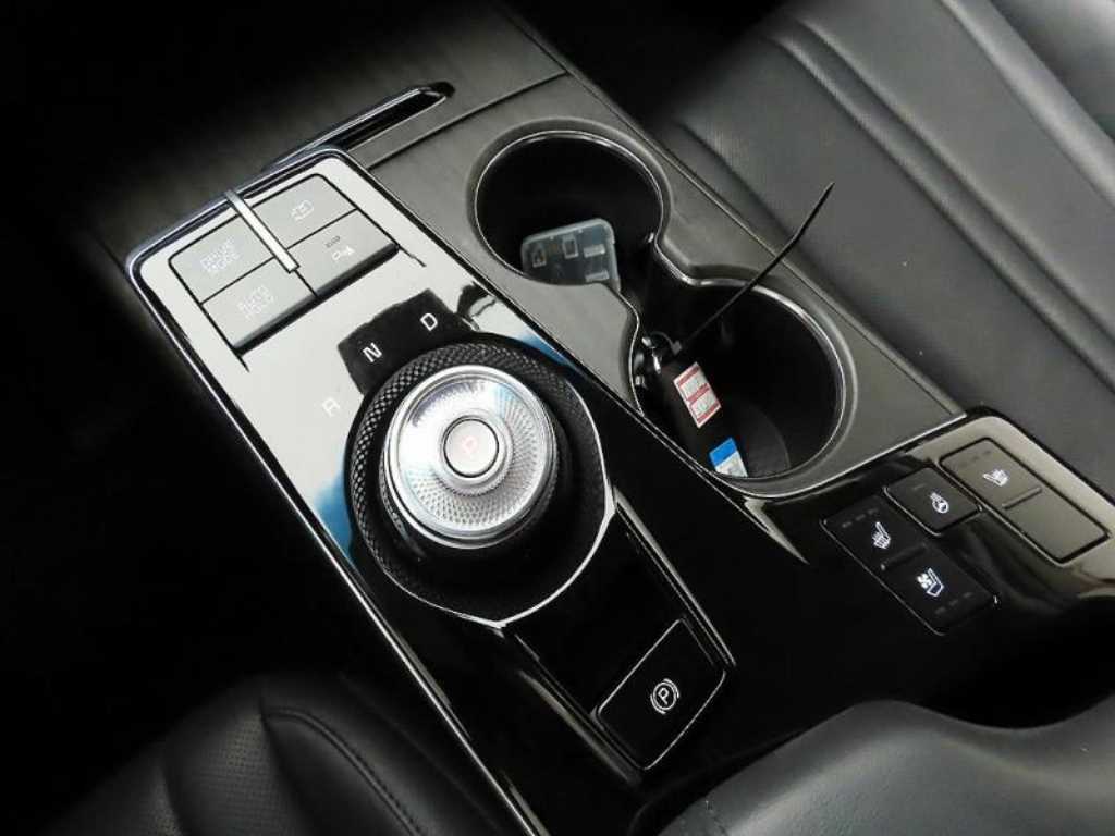 KIA K8 - Vista 10