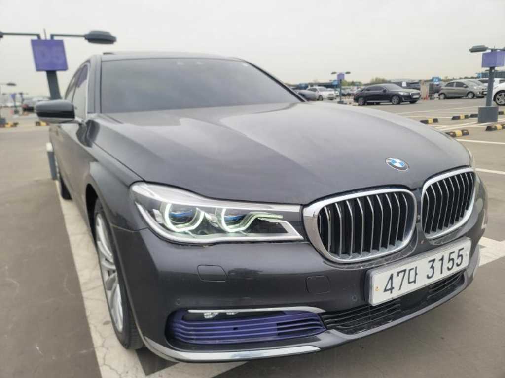 BMW 7 Series - Vista 3
