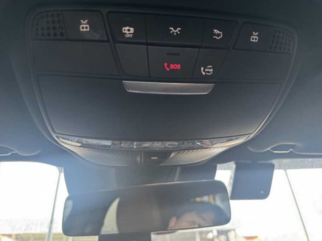 Mercedes Benz E class - Vista 12