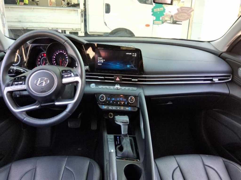 HYUNDAI Avante - Vista 11