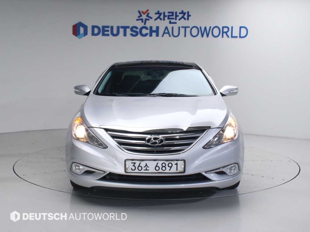 HYUNDAI Sonata - Vista 3