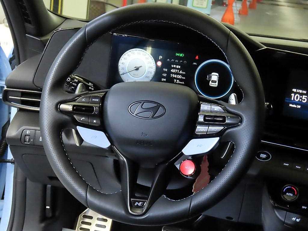 HYUNDAI Avante - Vista 8