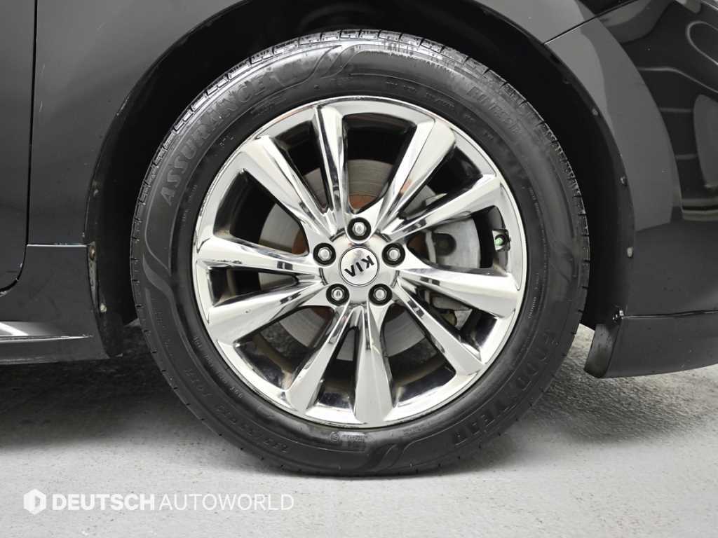 KIA Carnival - Vista 5