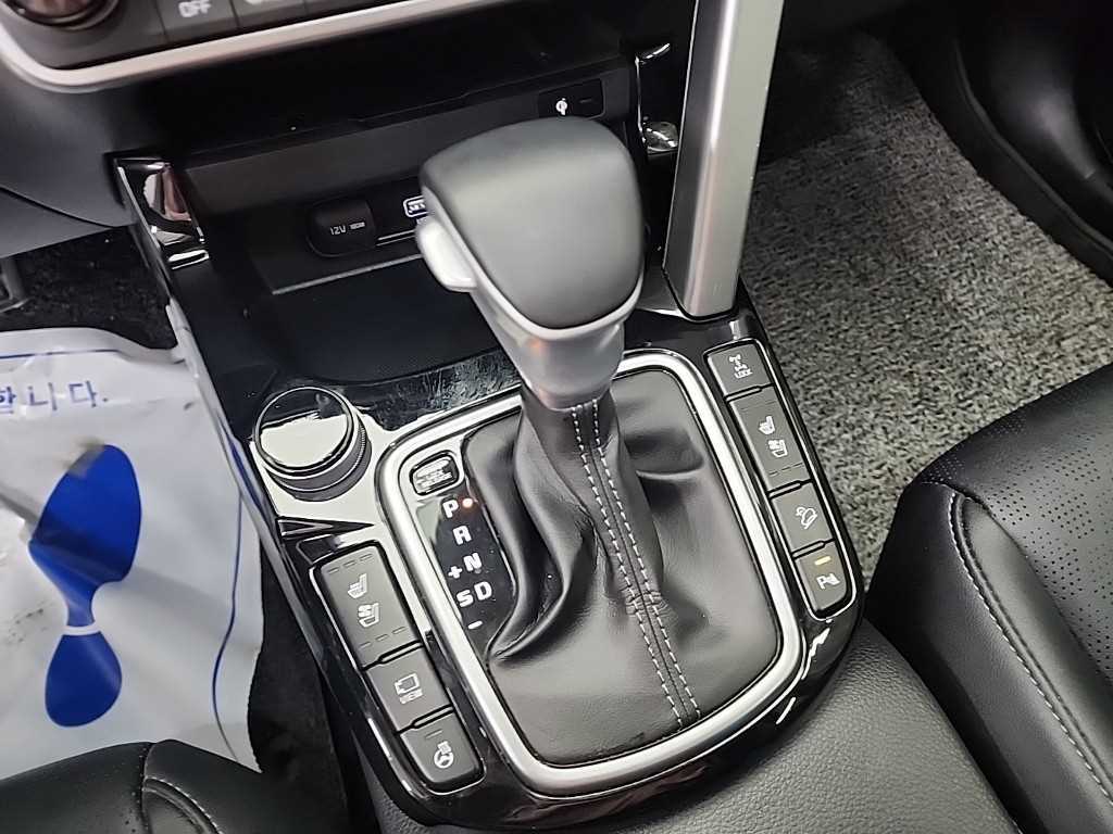 KIA Seltos - Vista 8