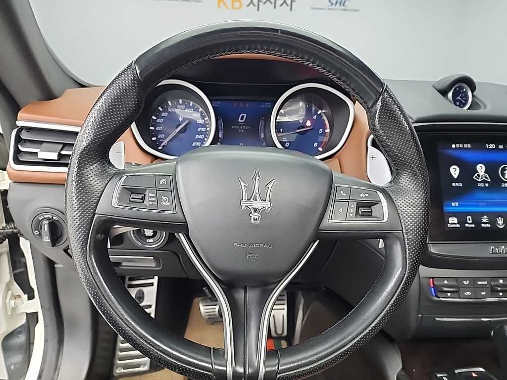 Maserati Ghibli - Vista 9