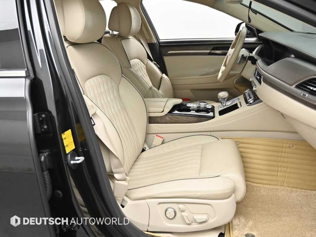 Genesis G90 - Vista 10