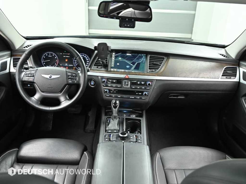 HYUNDAI Genesis - Vista 7