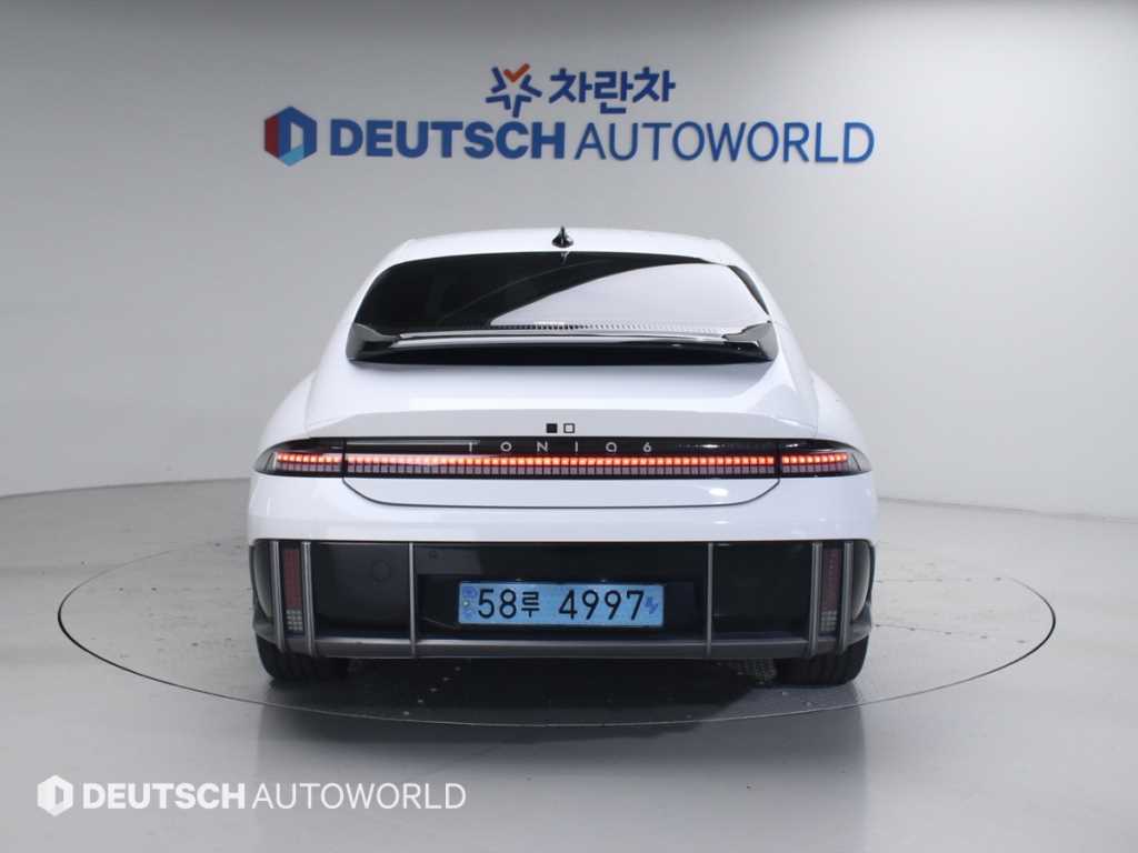 HYUNDAI Ioniq 6 - Vista 4