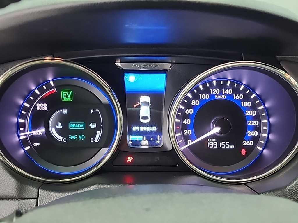HYUNDAI Sonata - Vista 6