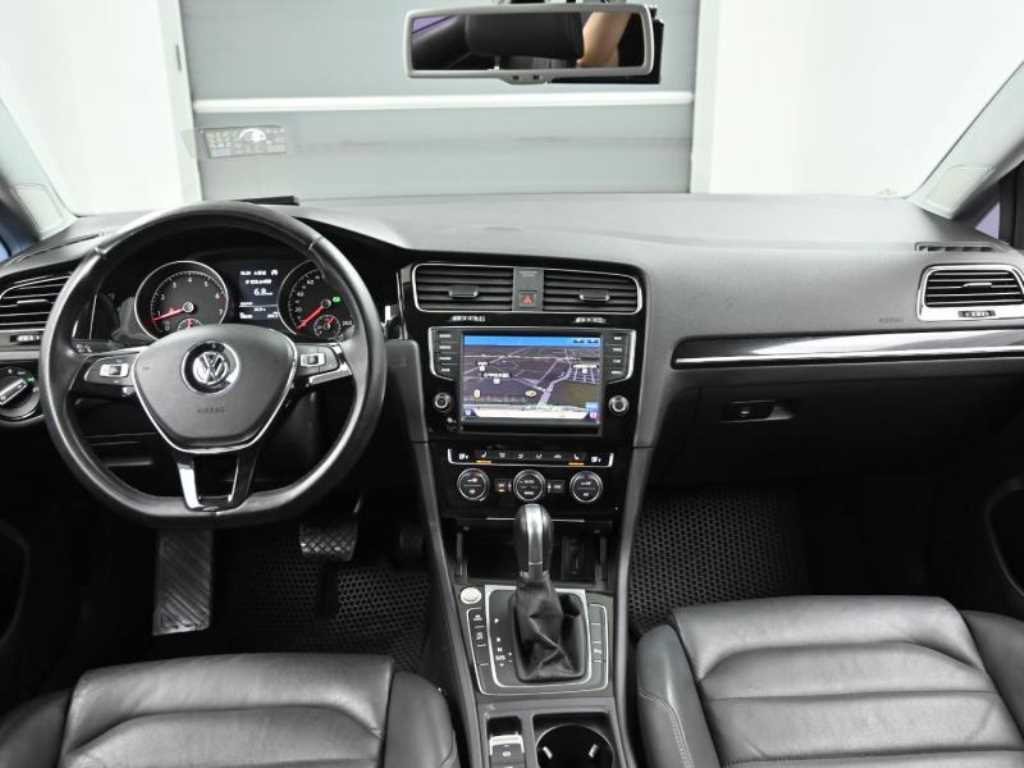 Volkswagen Golf - Vista 7