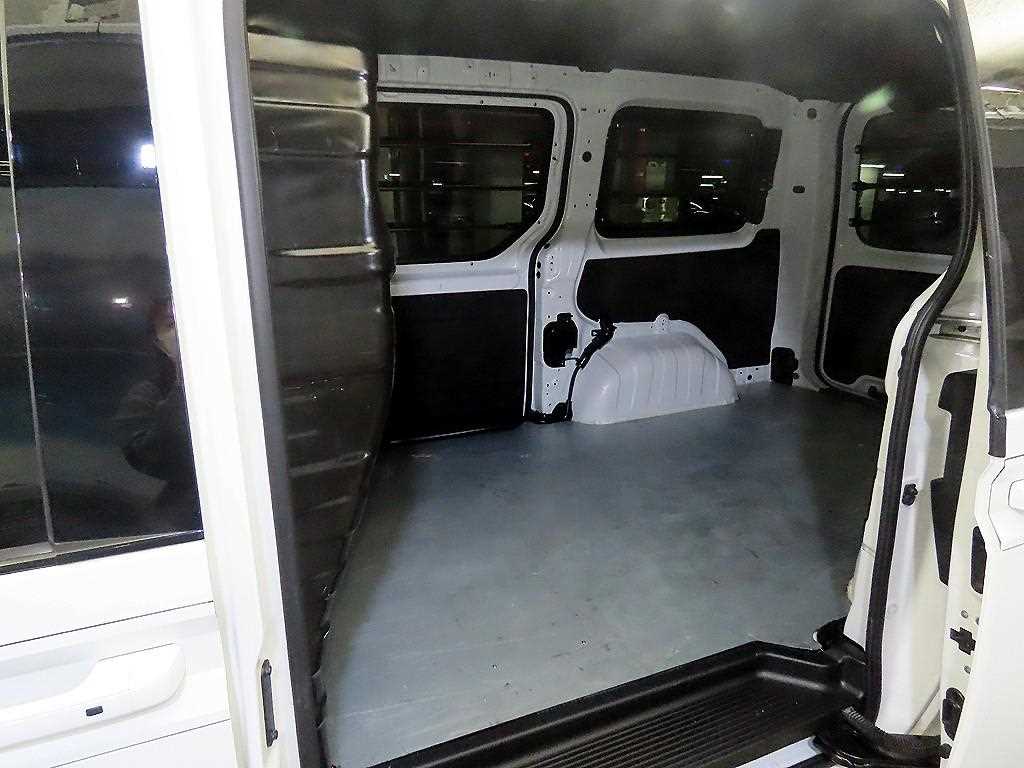 HYUNDAI Staria - Vista 7