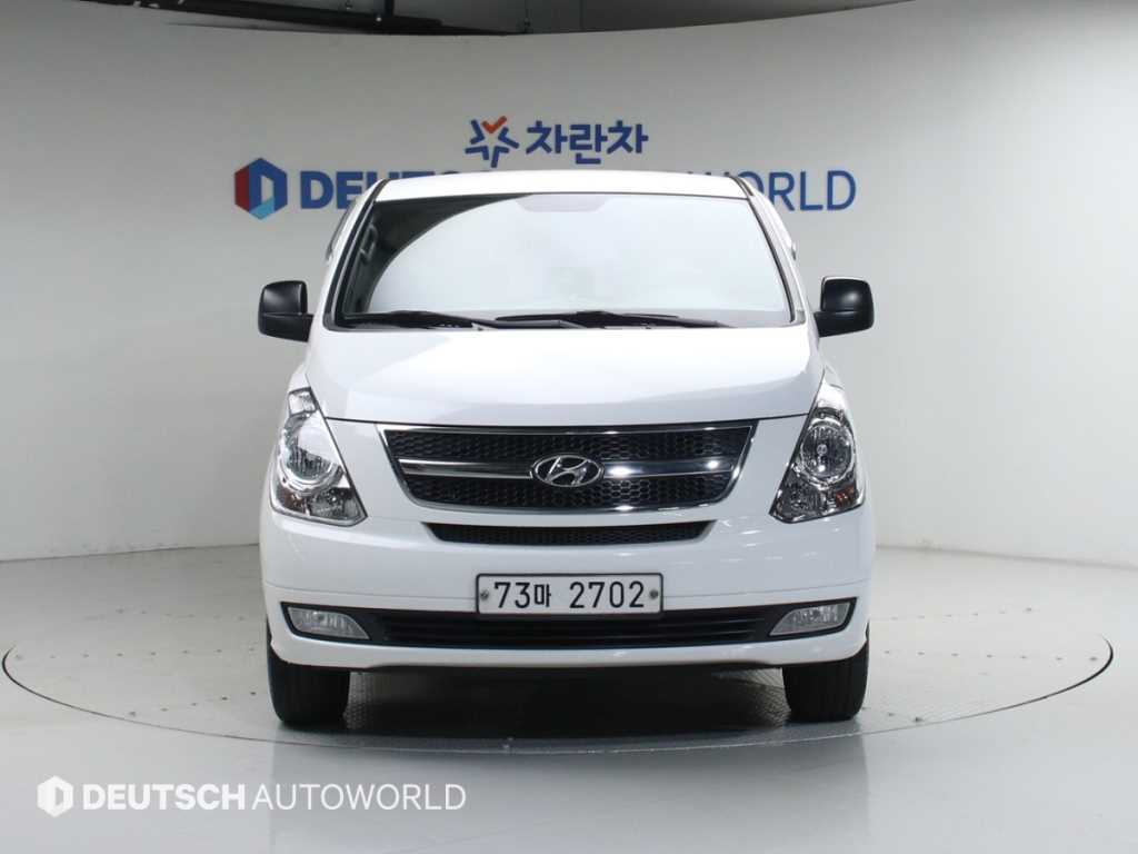 HYUNDAI Starex - Vista 3