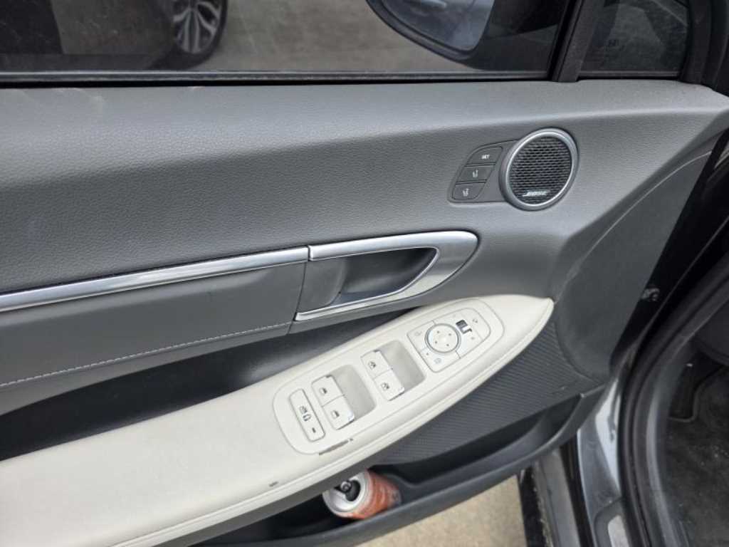 HYUNDAI Sonata - Vista 3