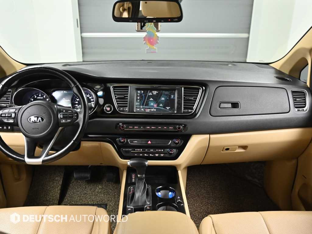 KIA Carnival - Vista 7