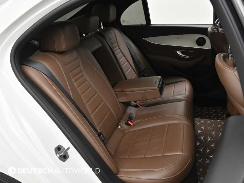 Mercedes Benz E class - Vista 12