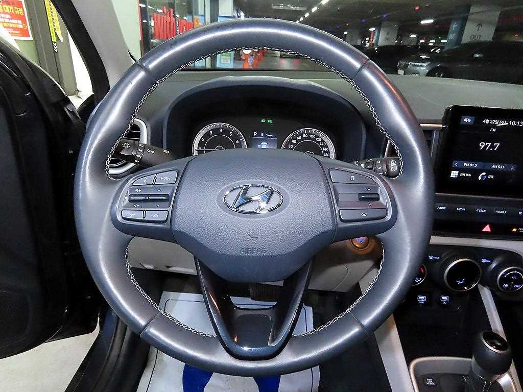 HYUNDAI Venue - Vista 8