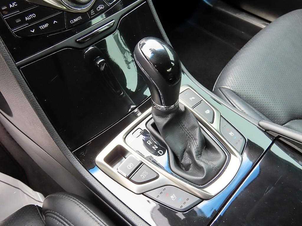 HYUNDAI Grandeur - Vista 10