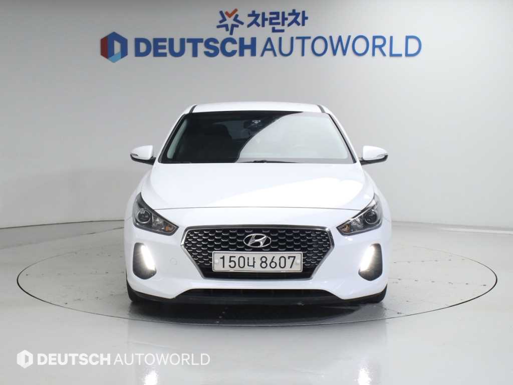 HYUNDAI i30 - Vista 3