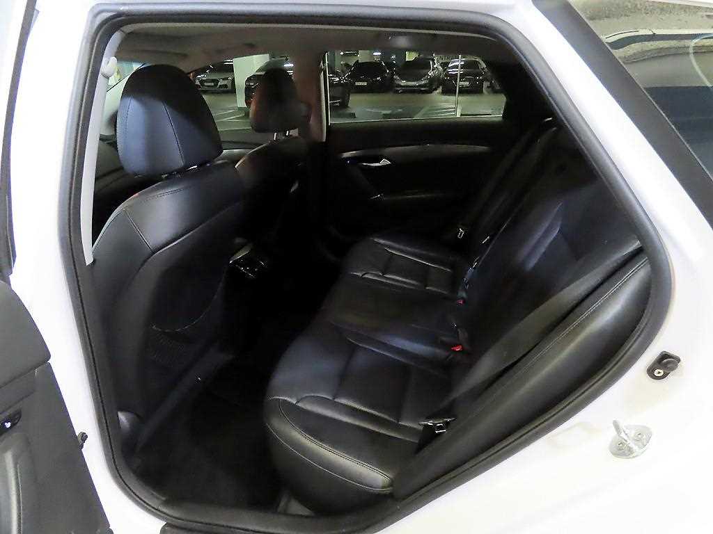 HYUNDAI i40 - Vista 7