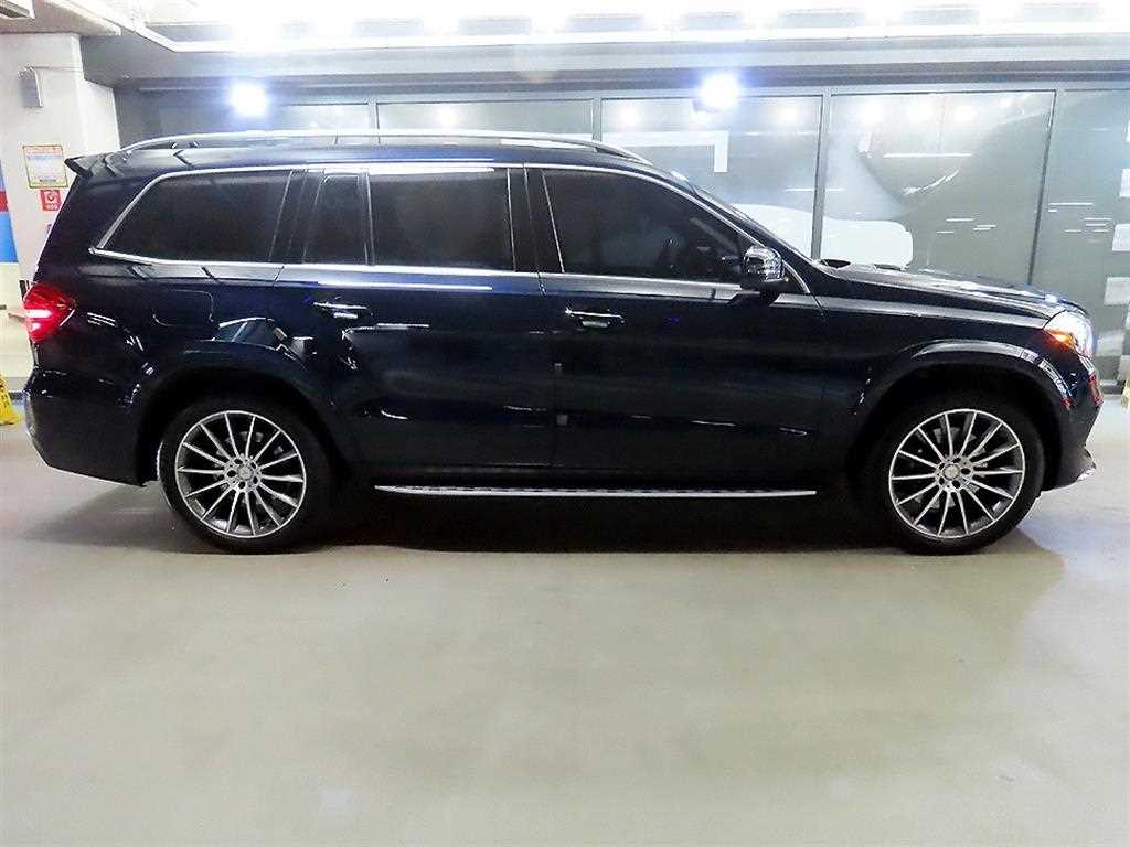 Mercedes Benz GLS Class - Vista 3
