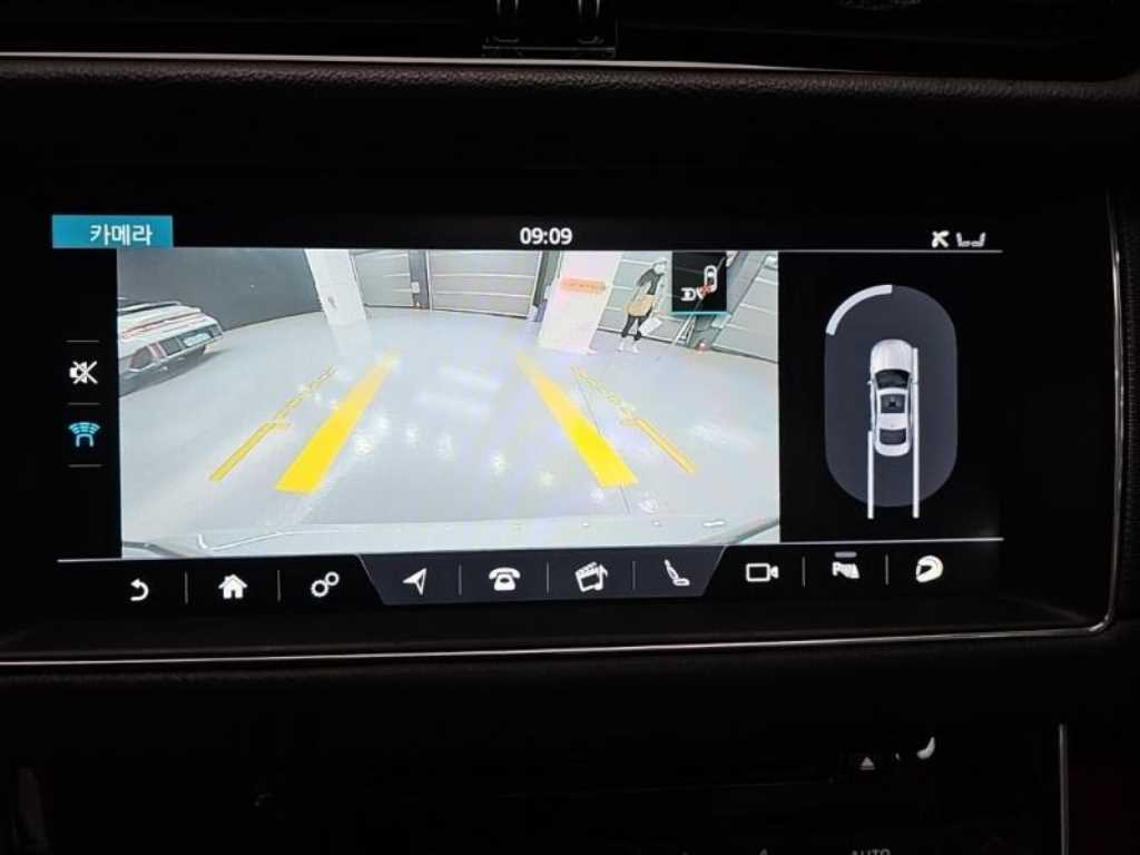 Jaguar XF - Vista 10