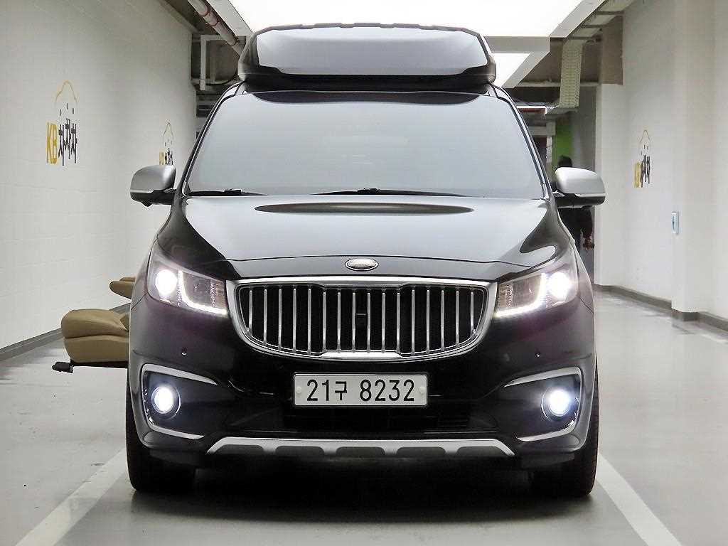 KIA Carnival 2017 Negro - Importación desde Corea - HF Imports Iquique - Foto 1