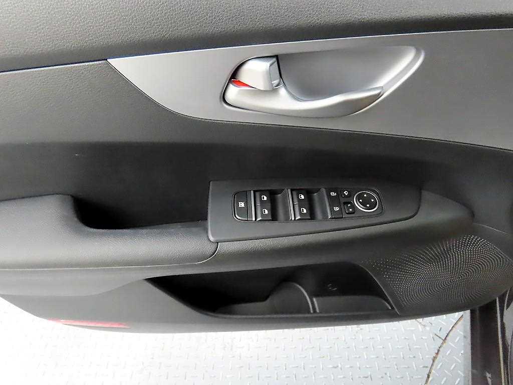 KIA K3 - Vista 11