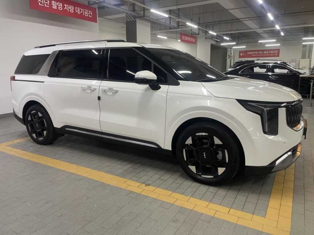 KIA Carnival - Vista 2