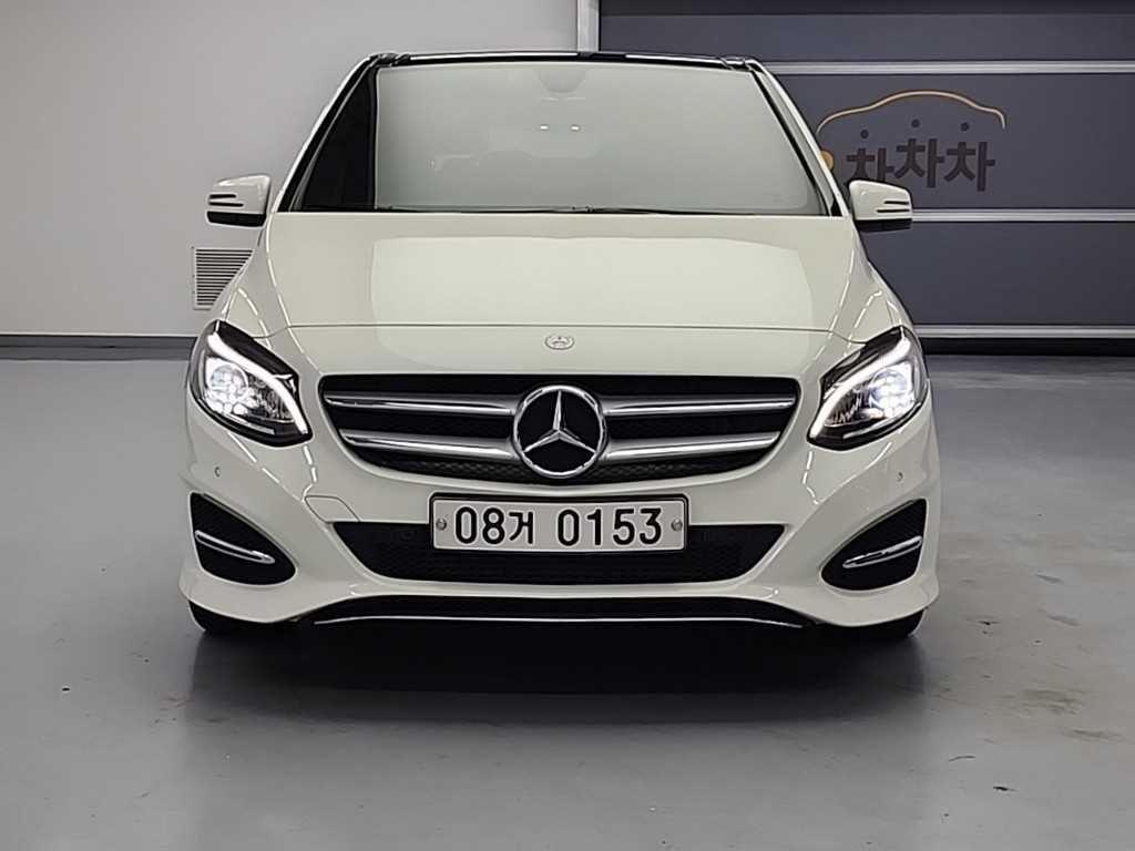 Mercedes Benz B Class (MY B) - Vista 2