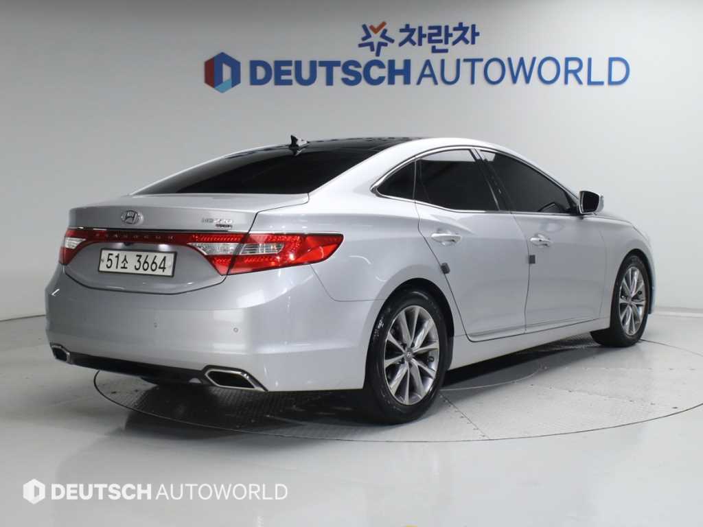 HYUNDAI Grandeur - Vista 2